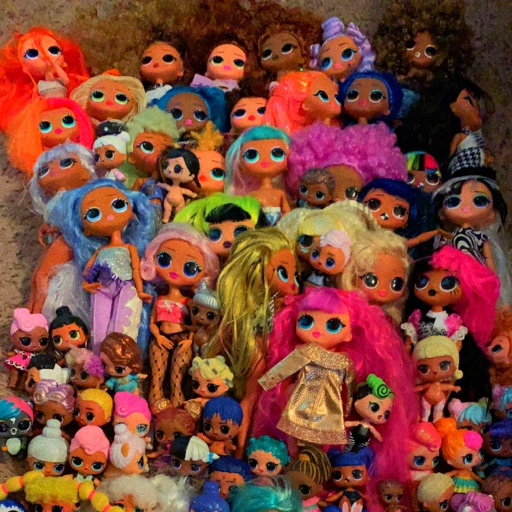 ✅SOLD✅LOL OMG DOLLS CLOTHES AND ACCESSORIES